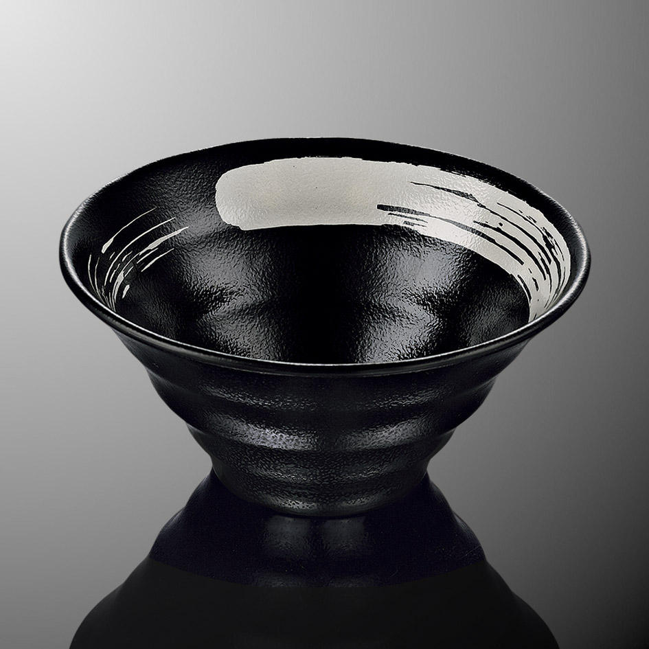 ลายสีดำขนาดใหญ่