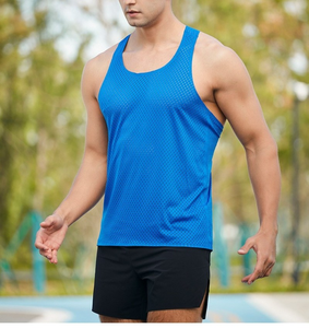 เสื้อกล้ามวิ่งโพลีเอสเตอร์ระบายอากาศสำหรับผู้ชายเสื้อกล้ามไร้รอยต่อน้ำหนักเบาแห้งเร็ว - Product Image 1