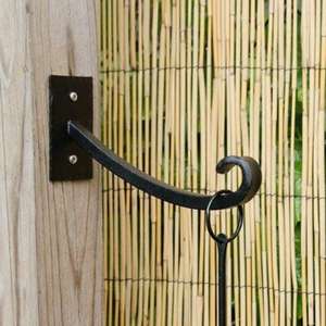 Ganchos de pared de hierro resistentes construidos para contener artículos más grandes como mochilas abrigos e incluso equipos deportivos - Product Image 6