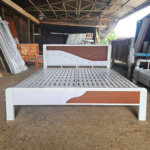 Lit à sommier carré moderne blanc de 1,2 m avec cadre en fer et matelas rembourré par Ging St I Thnh - Product Image 1