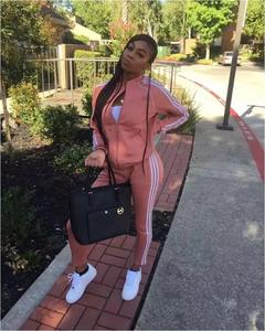 Ensemble de survêtements pour femmes-Top et jogging assortis-Idéal pour l'entraînement en salle de sport ou la mode de rue confortable - Product Image 3