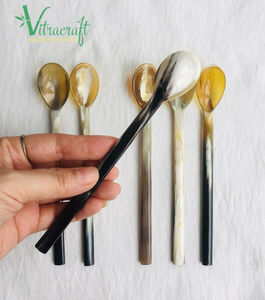 Cuillère en corne faite à la main, cuillère en corne à long manche. Cuillères de l'artisanat vietnamien, ustensiles de cuisine exquis en corne de buffle faits à la main du Vietnam - Product Image 2