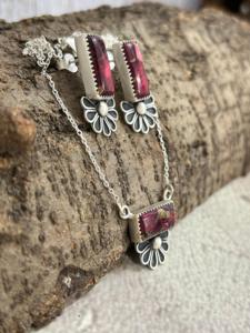 Ensemble collier et boucles d'oreilles en argent sterling 925, pierre précieuse turquoise Dahilia rouge naturelle, magnifique ensemble au design unique pour femmes - Product Image 3