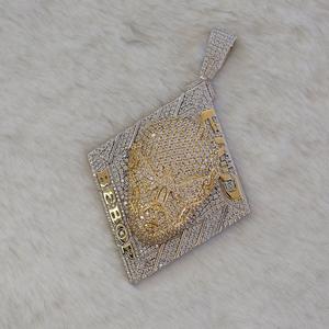 Pendentif en or jaune 14 carats avec diamant taille ronde et breloque en plaqué or style princesse Moissanite HipHop - Product Image 1