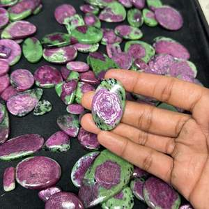 Estrella de alta calidad Ruby Zosite Piedra preciosa Alta calidad Mejor precio Piedra preciosa suelta Piedra preciosa al por mayor Piedra de joyería de forma mixta - Product Image 3