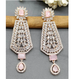 Boucles d'oreilles gracieuses en or rose pour filles avec un design complexe adapté à toutes les tenues pour filles et femmes d'Inde - Product Image 2