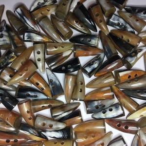 Botones de palanca de cuerno de búfalo Flatback de alta calidad con 2 agujeros, ideales para abrigos de prendas y proyectos artesanales - Product Image 2