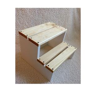 Tabouret d'appoint en bois massif de qualité supérieure avec finition à grain lisse, idéal pour l'accès aux placards, les comptoirs de cuisine et l'usage quotidien - Product Image 6