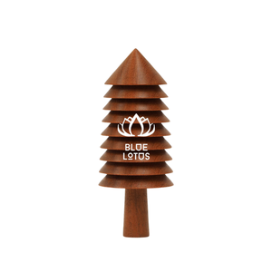 Arbre de Noël en bois de style ferme de lotus bleu parfait pour un décor de vacances confortable et chaleureux - Product Image 1