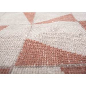 พรมโพลีเอสเตอร์ถักมือสีเบจและสีน้ำตาล รุ่น AKPL-1006 ลายเรขาคณิตและนามธรรมสไตล์โบโฮ รูปทรงสี่เหลี่ยมผืนผ้า สำหรับใช้ในบ้านและทางเดิน - Product Image 3