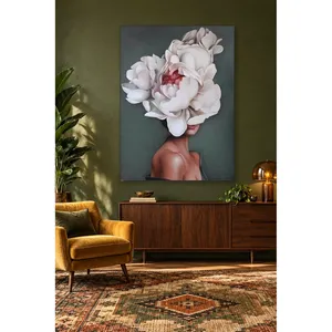 Fida Woman avec une pivoine à centre rouge sur fond vert, impression sur toile - Product Image 1