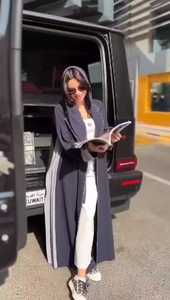 Elegante modesto bordado a mano estilo costo de las mujeres con pétalos laterales Abayas Formal tradicional Dubai vestidos de tela transpirable - Product Image 4