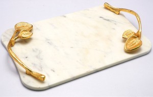 Plateau de service créatif en marbre avec poignée en feuille pour la maison, hôtel et restaurant, plateau de service couleur or et blanc, fournitures - Product Image 2