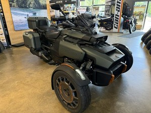 Venta Especial: Motocicleta de Turismo de 3 Ruedas Can-AmS Canyon Redrock 1330 ACE 2026, UTV Recreativo Utilitario con Motor Rotax, CVT y EPS - Product Image 1
