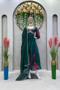 Beau costume de créateur avec intérieur et Dupatta avec fil et travail de séquence - Product Image 5