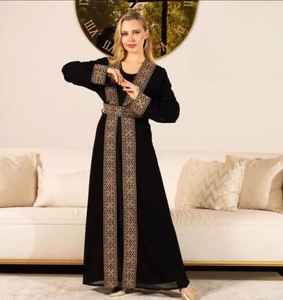 2024 meilleure broderie OEM Service dernière conception léger long musulman dames Abaya meilleure vente arabe à manches longues femmes Abaya - Product Image 1