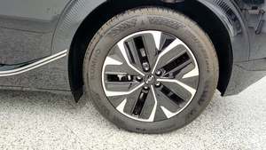 Kia EV6 Wind AWD 2024 d'occasion, incroyablement parfait, faible kilométrage, en stock, proposé à un prix incroyable, à ne pas manquer - Product Image 5