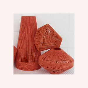 Suspension élégante Boho trempée de soleil en rotin, jute et jonc de mer pour les maisons d'inspiration naturelle - Product Image 1