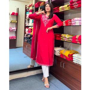 Robe pour femme en soie de banane entièrement brodée Look lourd pour tenue festive et décontractée Style traditionnel Exportation directe - Product Image 1