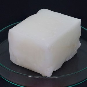 Cera de Parafina Totalmente Refinada, Punto de Fusión 58-60, Contenido de Aceite 0.5-1%, para Fabricación de Velas, Grado Industrial - Product Image 1