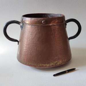 Cubo de carbón de cobre antiguo de alta calidad con diseño rústico y artesanía detallada y perfecto para agregar encanto vintage - Product Image 4