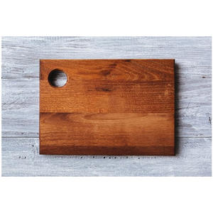 Planche à découper en bois pour la cuisine avec un look de ferme rustique adapté à la préparation des aliments, à couper et à servir - Product Image 5