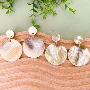 Pendientes de cuerno hechos a mano de alta calidad, buen precio, arte y artesanía, pendientes de cuerno en stock - Product Image 2