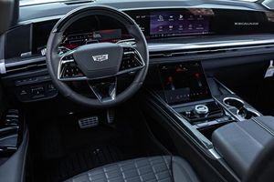 2025 Cadillac Escalade-V AWD Hennessey H1000 Gasolina, Bajo Kilometraje - Product Image 4