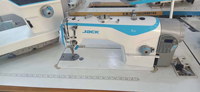 Machine à coudre industrielle à point droit à aiguille simple informatisée JACK A2S d'occasion