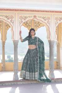 Último diseñador Pure Viscose Jacquard Bordado Secuencia Trabajo Lehenga Choli Por Fab Zone - Product Image 2