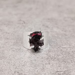 Bijoux en pierre brute Bague pour femme Grenat naturel Pierre précieuse brute Janvier Birthstone Party Bijoux à large bande Bague en argent sterling 925 - Product Image 1