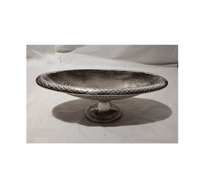 Bol à chocolats en aluminium au design classique, de qualité supérieure, de forme ronde, pour servir des desserts, par Home Arts - Product Image 3
