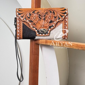 Cartera personalizada hecha a mano de cuero para mujer, Cartera de nuevo diseño de estilo occidental de piel de vaca genuina, bolso de mano multiusos - Product Image 1
