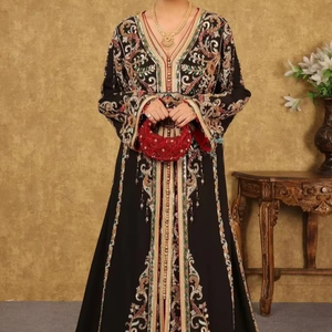 Bordado elegante 2025 @ con elegante piedra embellecida, Dabka, trabajo de perlas en hermoso caftán negro argelino y velo para boda - Product Image 1