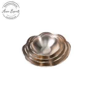 Elegante cuenco decorativo de aluminio con diseño de pétalos en capas, centro de mesa moderno para mesa de comedor, sala de estar y decoración del hogar - Product Image 2