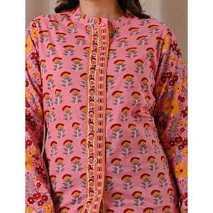 Blusa de Popelina de Algodón Rosa Intenso con Botones Frontales y Diseño Floral - Product Image 3