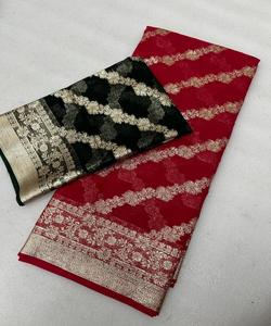 Saree inspiré de la soie avec un design en filet pour les femmes - Product Image 4