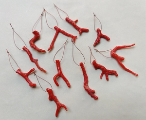 VENTE naturel poli italien rouge percé corail bâton poli italien corail branche Cabochon corail brut pierres précieuses faisant des bijoux - Product Image 1