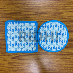 Sous-verres en coton matelassé bleu ciel écologiques faits à la main par Ridhi, 5x5 pouces, imprimés à la main, sous-verres circulaires pour tasses à thé, décoration bohème pour la maison - Product Image 1