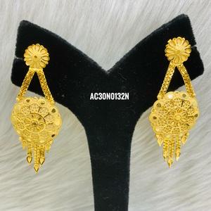 Coffret collier à chaîne plaqué or ensemble de bijoux de mode avec motif de fleurs pour la fête et le mariage en laiton - Product Image 2