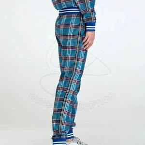 Nouvel arrivage de vêtements de sport de haute qualité Survêtements pour patchs personnalisés imprimés pour femmes Ensemble de survêtements deux pièces - Product Image 5