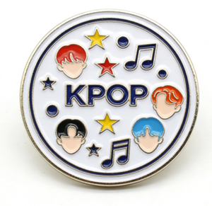 Pin de metal esmaltado estilo fototarjeta de ídolo Kpop, insignia personalizada para fans - Product Image 6