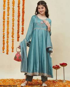 ชุดชุดราตรีพรีเมี่ยมสำหรับเด็กผ้าผสมผ้าไหมผสมกับกางเกงผ้าเครปโพลีเหมาะสำหรับงานเทศกาล - Product Image 1