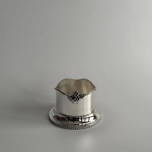 Jarrón de Metal Plateado Contemporáneo, Ideal para Decoración de Bodas, Centro de Mesa y Estilo de Recepción, Hecho a Mano en India - Product Image 5