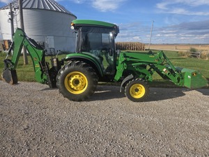 Tracteur agricole multifonctionnel d'occasion 48HP / Chargeuse-pelleteuse John Deere 4320 en stock, prêt à être expédié - Product Image 6