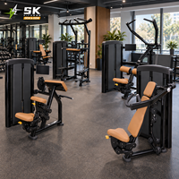 Solutions de salle de sport intelligentes SK One Stop avec écran de 15,6 pouces, équipement de fitness commercial complet, machine d'entraînement de force numérique IA