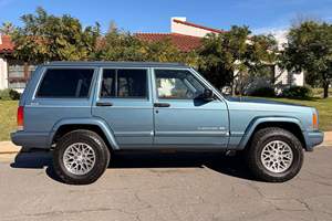 Jeep Cherokee Limited 4x4 de 1998, occasion, sans réserve, moteur 6 cylindres de 4,0 litres, provenance Californie, peu modifiée - Product Image 3
