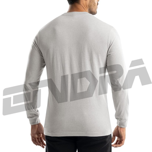 T-shirt en jersey extensible doux pour homme en gris chiné conçu pour un confort toute la journée, style décontracté et élégant. - Product Image 3