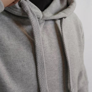 เสื้อฮู้ดผู้ชายทรงคลาสสิก เนื้อผ้านุ่ม สวมใส่สบาย เหมาะสำหรับออกกำลังกายหรือพักผ่อน - Product Image 4