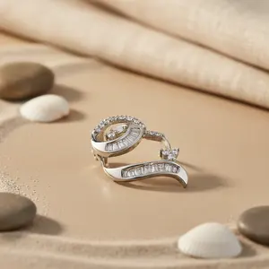 Pendentif en zircone cubique argenté au design moderne avec placage rhodium, pendentifs en or rose pour femmes, bijoux à motif numérique - Product Image 1